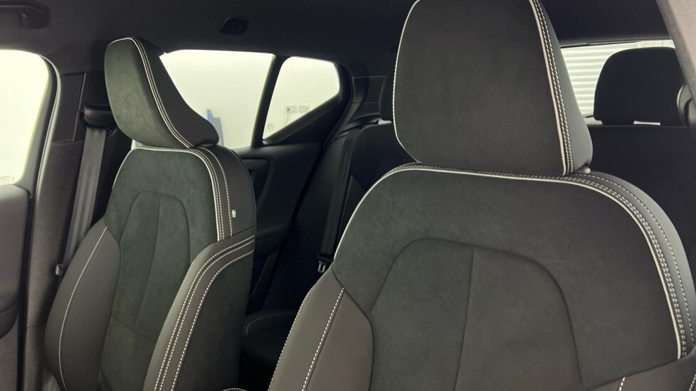 Used Volvo XC40 2025 for sale - 76452081: Photo 44