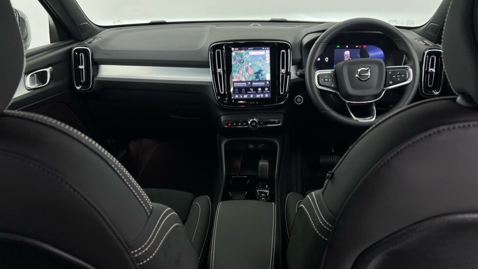 Used Volvo XC40 2025 for sale - 76452081: Photo 5