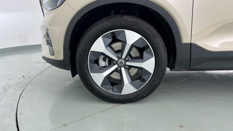 Used Volvo XC40 2025 for sale - 76452081: Photo 9