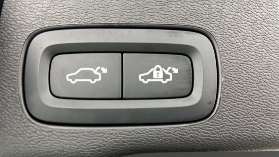 Used Volvo XC60 2024 for sale - 77673786: Photo 35