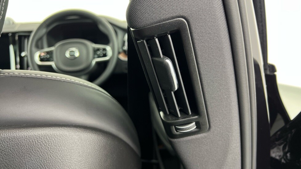 Used Volvo XC60 2024 for sale - 77673786: Photo 39