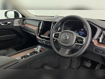 Used Volvo XC60 2024 for sale - 77673786: Photo
