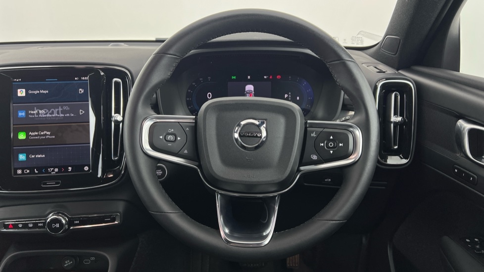 Used Volvo XC40 2025 for sale - 76615344: Photo 10