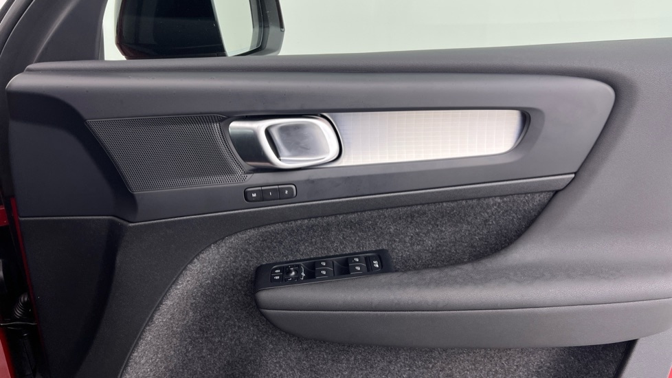 Used Volvo XC40 2025 for sale - 76615344: Photo 16