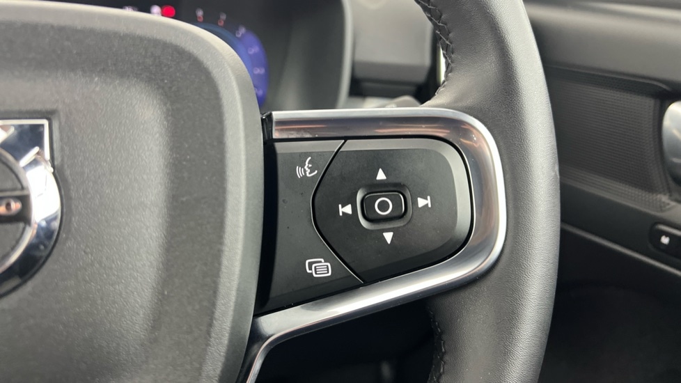 Used Volvo XC40 2025 for sale - 76615344: Photo 19