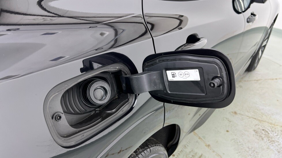 Used Volvo XC60 2025 for sale - 77971809: Photo 16