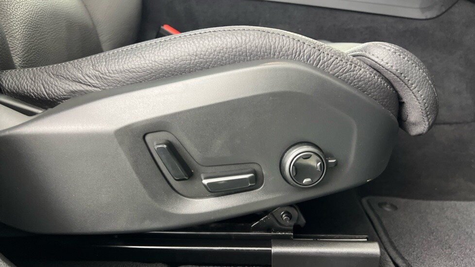 Used Volvo XC60 2025 for sale - 77971809: Photo 30