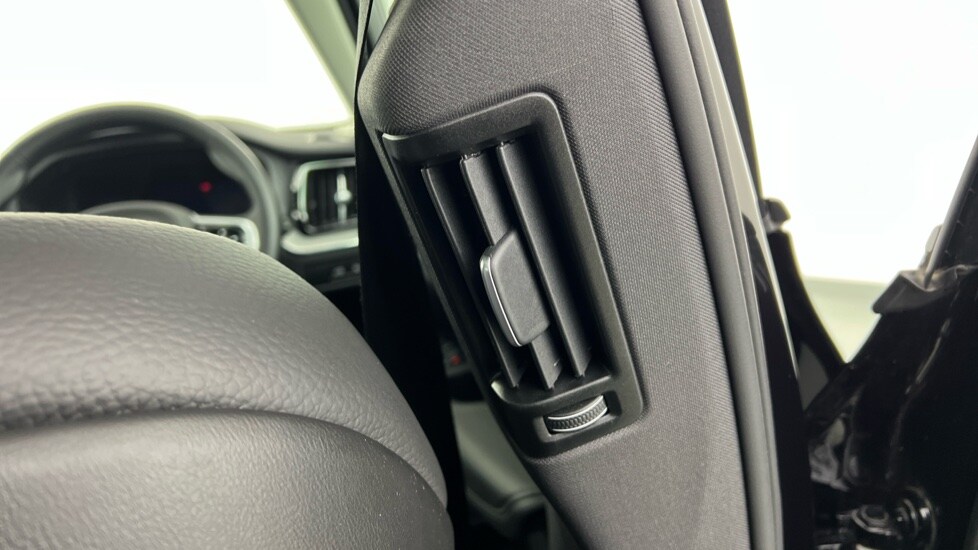 Used Volvo XC60 2025 for sale - 77971809: Photo 40