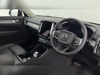 Used Volvo XC40 2025 for sale - 77151501: Photo