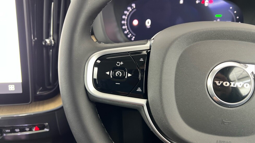 Used Volvo XC60 2026 for sale - 77698159: Photo 21