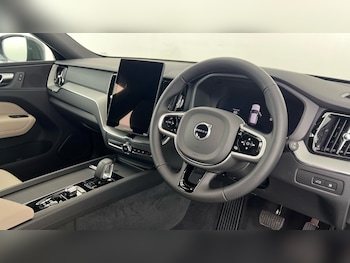 Used Volvo XC60 2025 for sale - 77047577: Photo