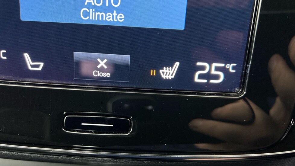 Used Volvo XC40 2021 for sale - 77927339: Photo 40