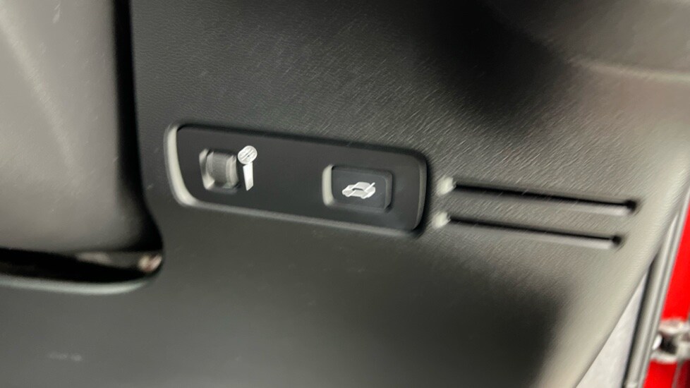 Used Volvo XC40 2021 for sale - 77927339: Photo 46