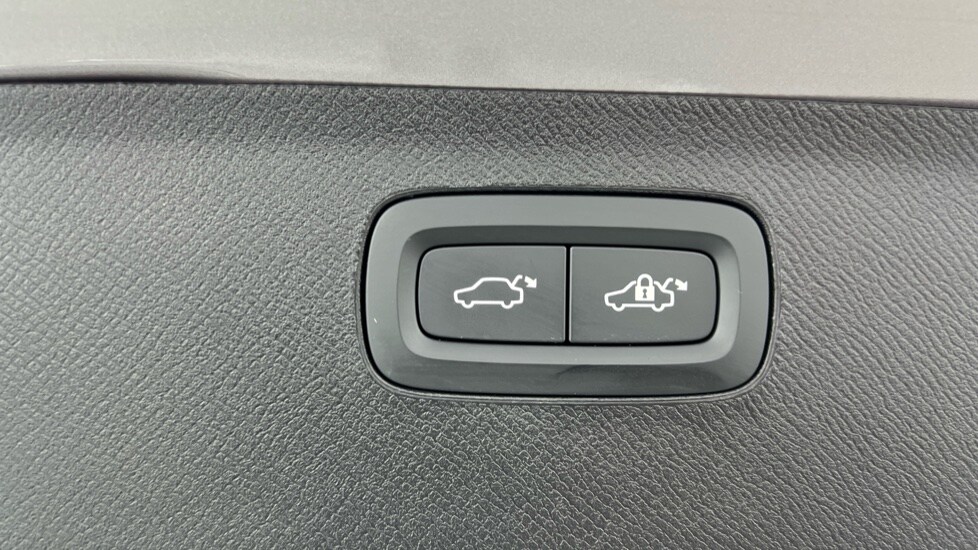 Used Volvo XC90 2025 for sale - 77826437: Photo 35