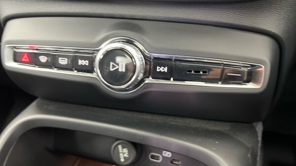 Used Volvo XC40 2023 for sale - 76104058: Photo 49