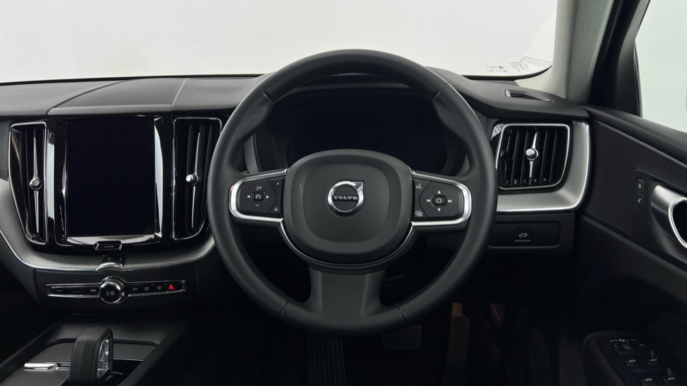 Used Volvo XC60 2023 for sale - 76442046: Photo 10