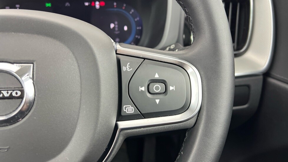 Used Volvo XC60 2023 for sale - 76442046: Photo 22