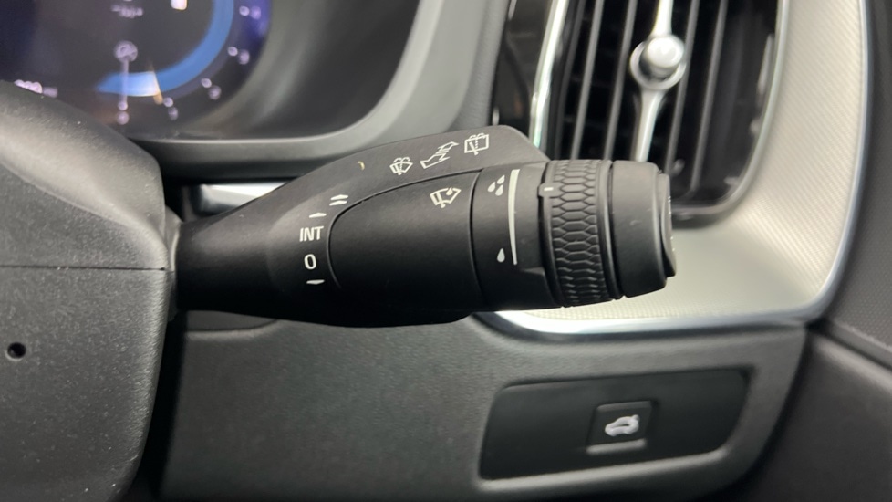 Used Volvo XC60 2023 for sale - 76442046: Photo 23