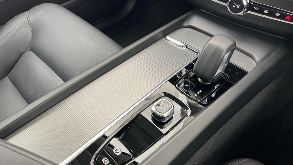 Used Volvo XC60 2023 for sale - 76442046: Photo 25