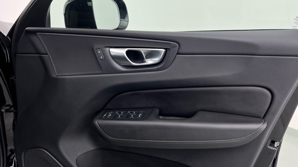 Used Volvo XC60 2023 for sale - 76442046: Photo 29