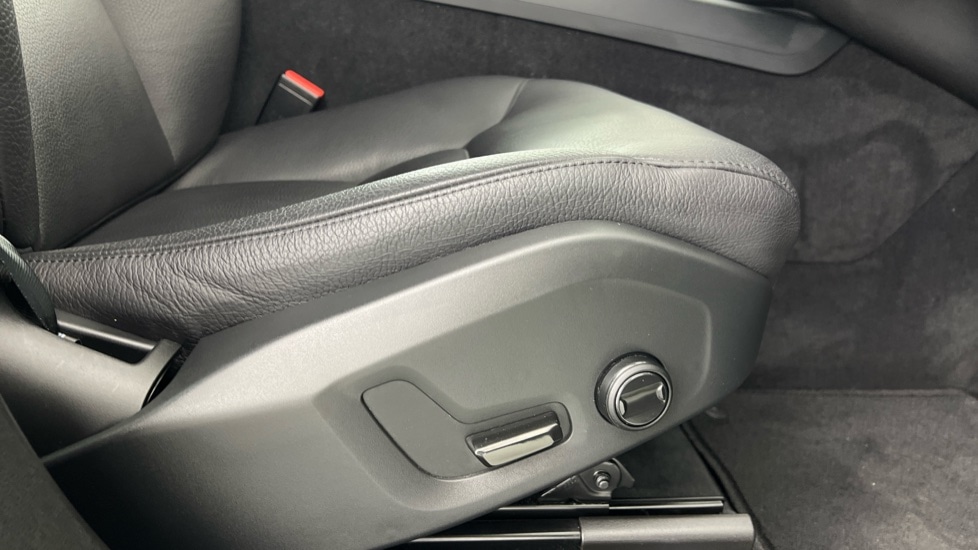 Used Volvo XC60 2023 for sale - 76442046: Photo 30