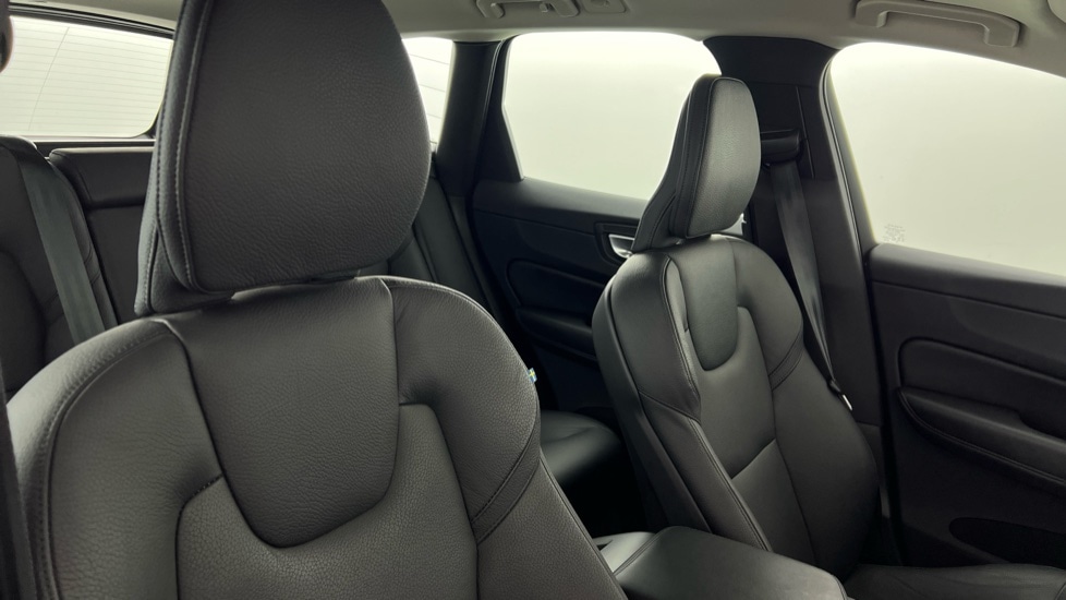 Used Volvo XC60 2023 for sale - 76442046: Photo 31