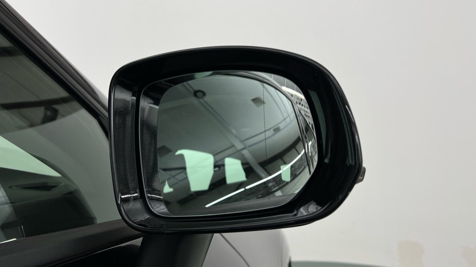 Used Volvo XC60 2023 for sale - 76442046: Photo 32