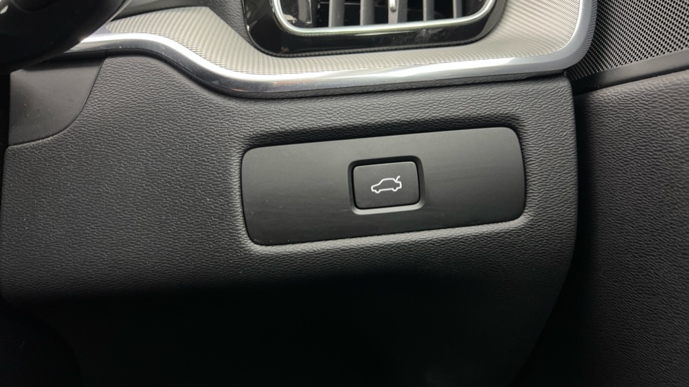 Used Volvo XC60 2023 for sale - 76442046: Photo 43