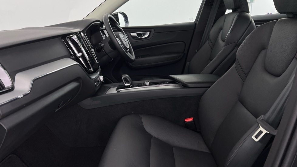 Used Volvo XC60 2023 for sale - 76442046: Photo 57