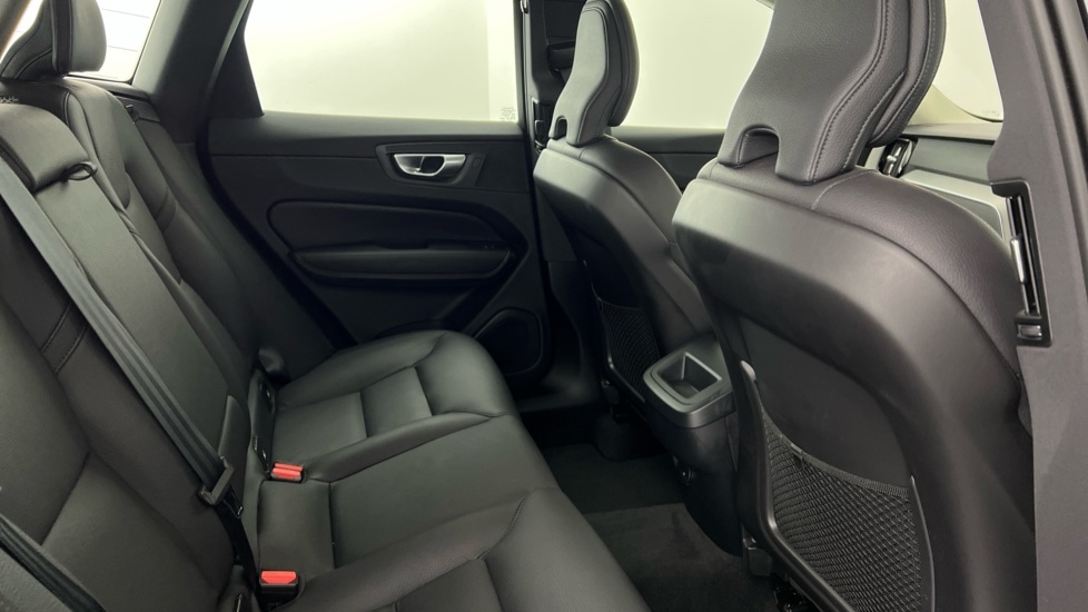 Used Volvo XC60 2023 for sale - 76442046: Photo 6