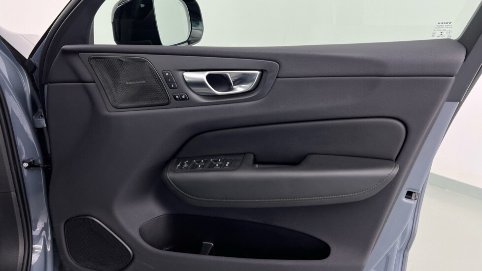 Used Volvo XC60 2023 for sale - 78128948: Photo 29