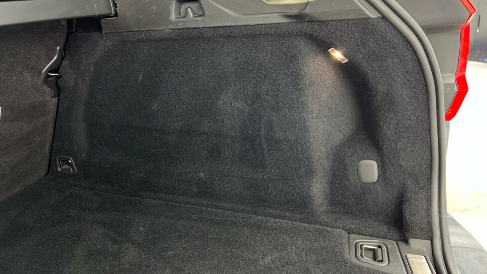 Used Volvo XC60 2023 for sale - 78128948: Photo 56