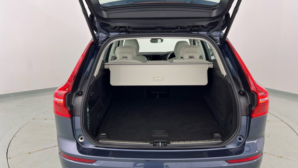 Used Volvo XC60 2023 for sale - 77673833: Photo 13