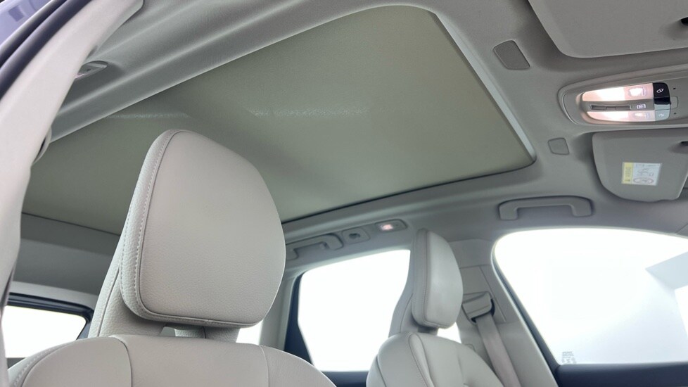 Used Volvo XC60 2023 for sale - 77673833: Photo 31