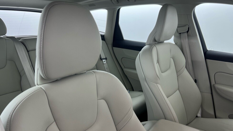 Used Volvo XC60 2023 for sale - 77673833: Photo 38