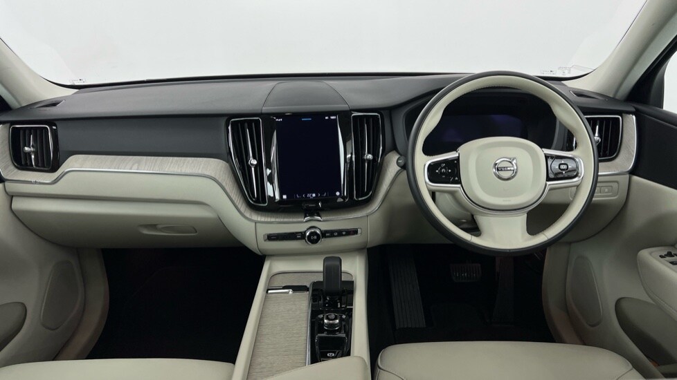 Used Volvo XC60 2023 for sale - 77673833: Photo 5