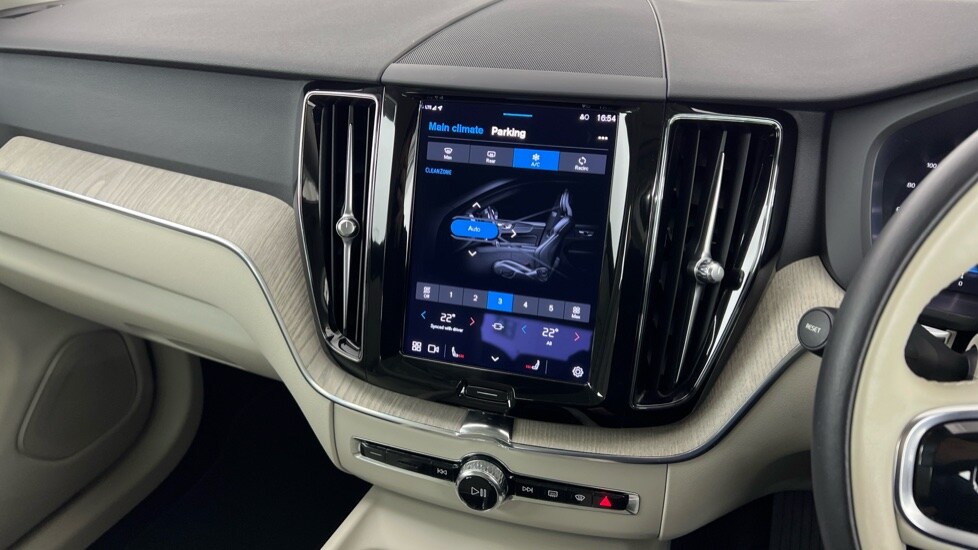 Used Volvo XC60 2023 for sale - 77673833: Photo 51