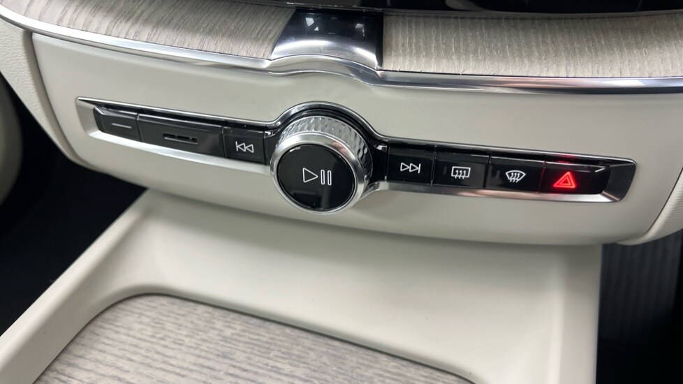 Used Volvo XC60 2023 for sale - 77673833: Photo 53