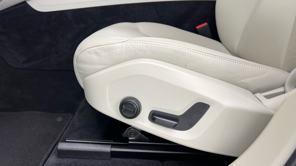 Used Volvo XC60 2023 for sale - 77673833: Photo 65