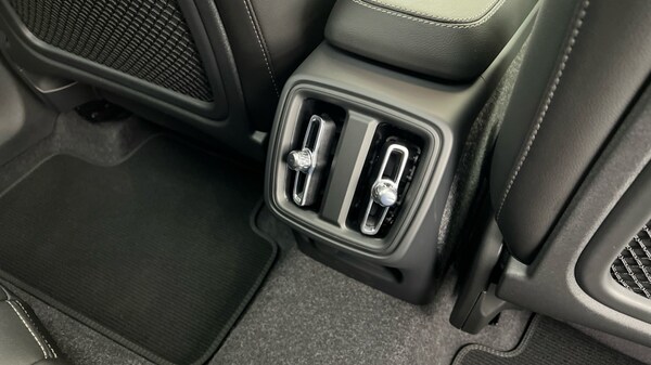 Used Volvo XC40 2024 for sale - 75775845: Photo 39