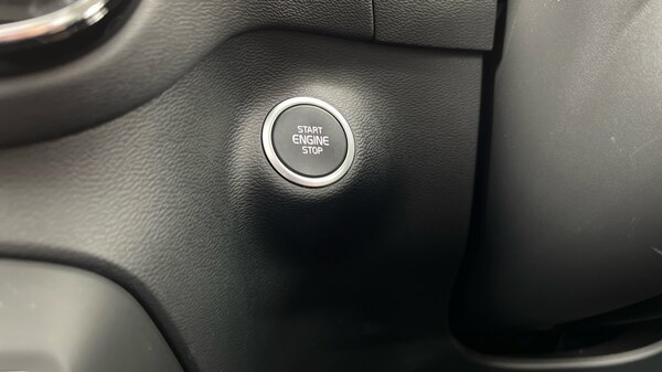Used Volvo XC40 2024 for sale - 75775845: Photo 41