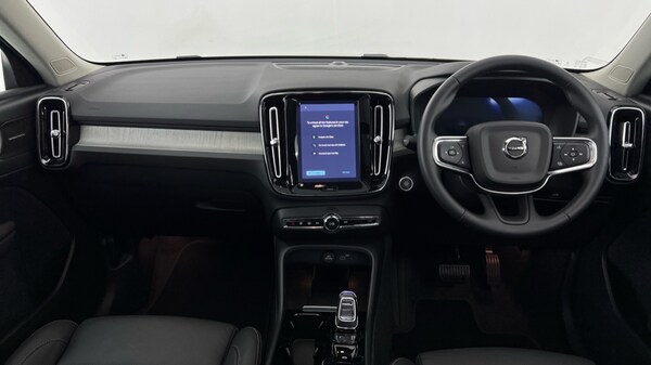 Used Volvo XC40 2024 for sale - 75775845: Photo 5