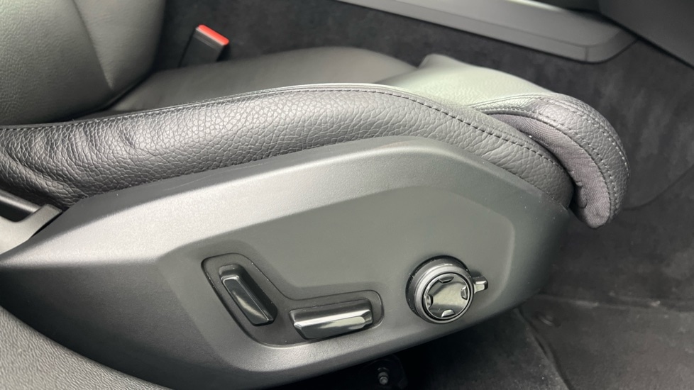 Used Volvo V60 2022 for sale - 77193529: Photo 30