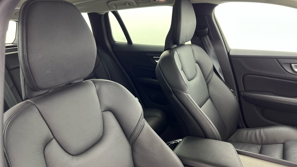 Used Volvo V60 2022 for sale - 77193529: Photo 38