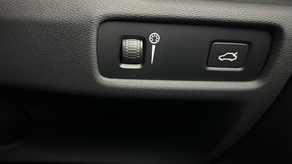 Used Volvo V60 2022 for sale - 77193529: Photo 49