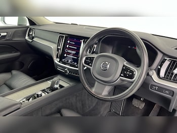 Used Volvo V60 2022 for sale - 77193529: Photo