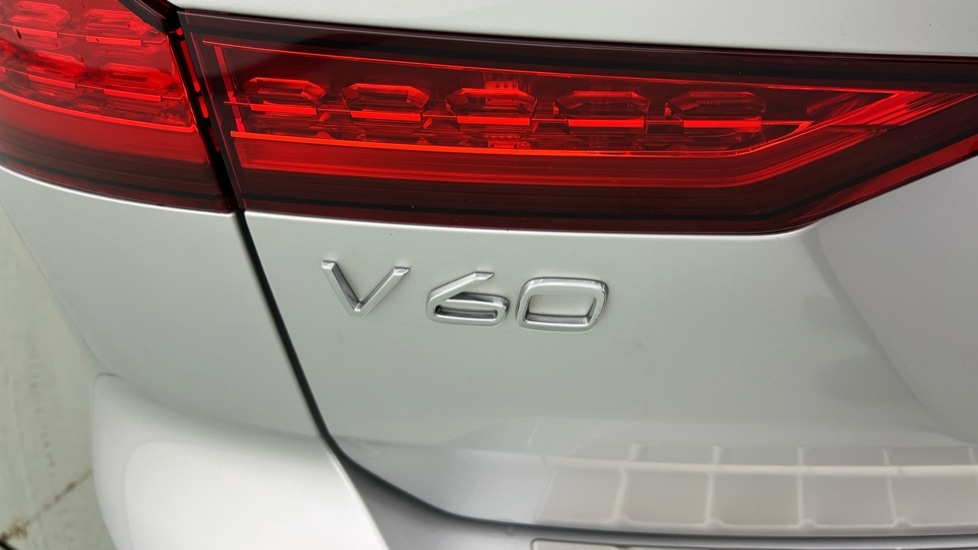 Used Volvo V60 2022 for sale - 77193529: Photo 51