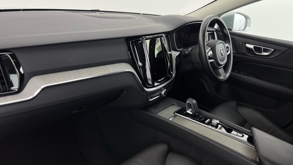 Used Volvo V60 2022 for sale - 77193529: Photo 56