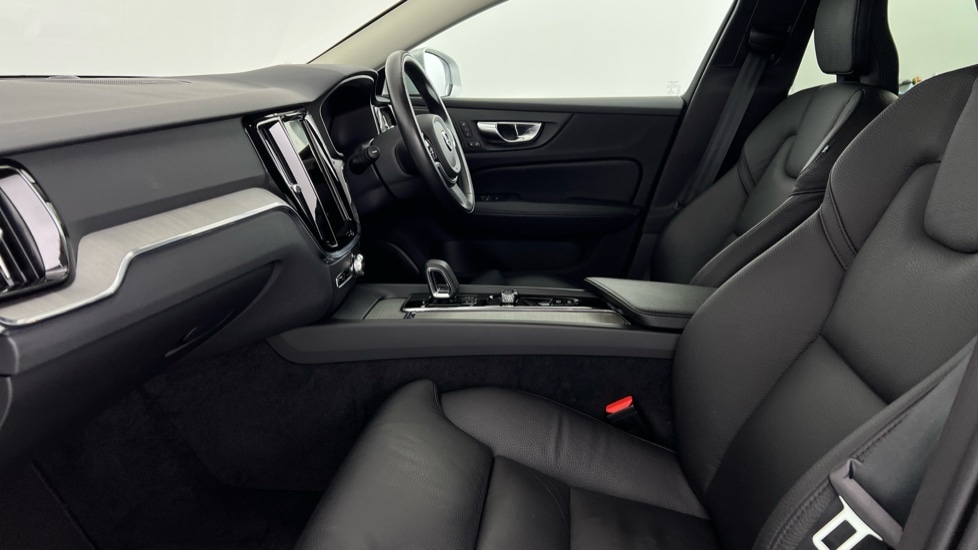 Used Volvo V60 2022 for sale - 77193529: Photo 57