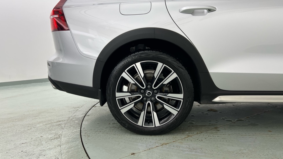 Used Volvo V60 2022 for sale - 77193529: Photo 9